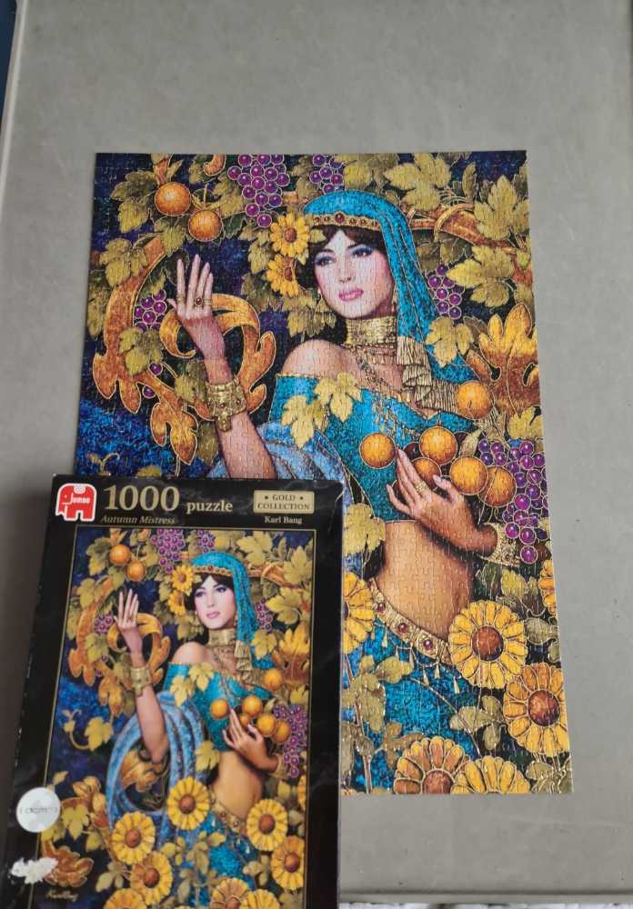 Autumn Mistress (zolder 1) - Jumbo puzzle collectible [Barcode 8710126019269] - Main Image 3