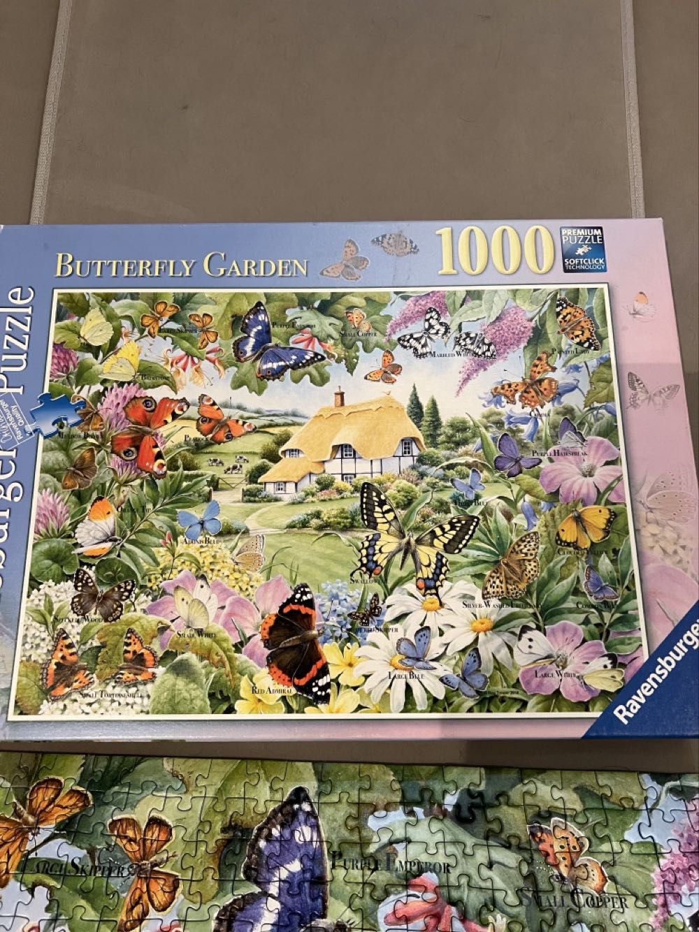 Butterfly Garden - JJ  🦋 - Ravenburger puzzle collectible [Barcode 4005556192762] - Main Image 2