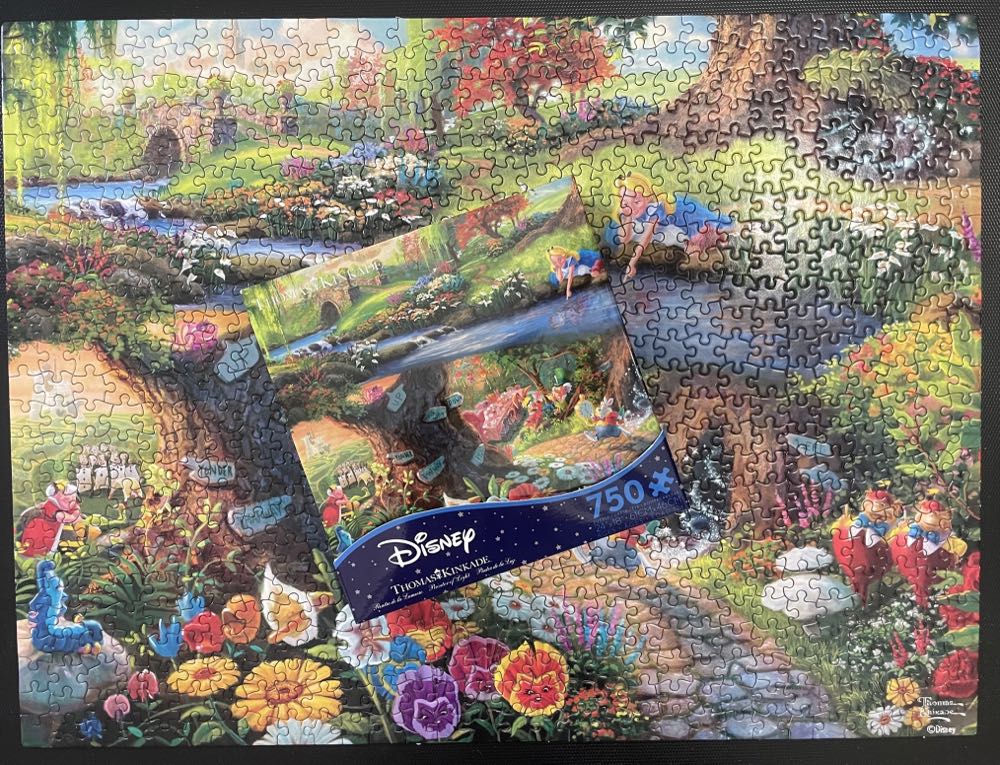 Ceaco: Alice In Wonderland -  Ceaco puzzle collectible [Barcode 021081290593] - Main Image 2