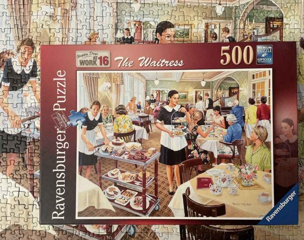 Happy Days At Work The Waitress - Ravensburger puzzle collectible [Barcode 4005556148189] - Main Image 4