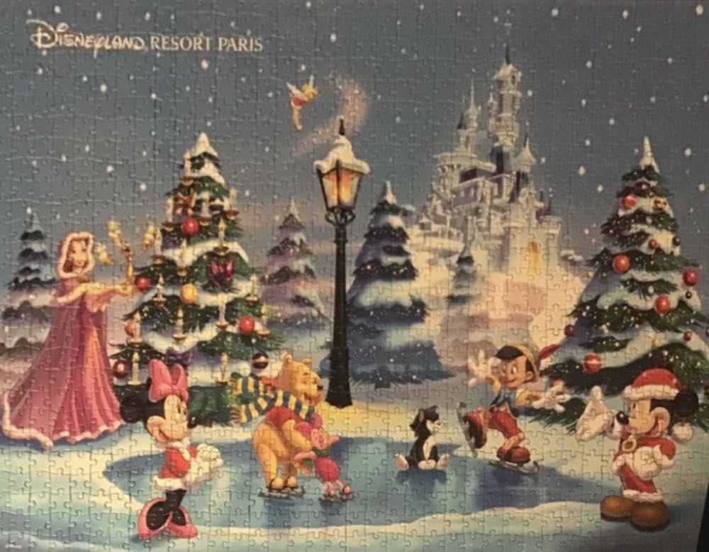 Noël Disneyland Resort Paris 🟦 - Clementoni puzzle collectible [Barcode 2075650080502] - Main Image 3