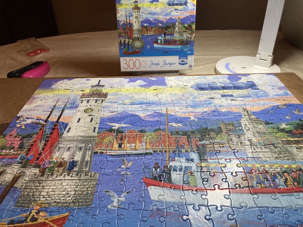 Mountain Lake Lighthouse - Milton Bradley puzzle collectible [Barcode 778988279496] - Main Image 2