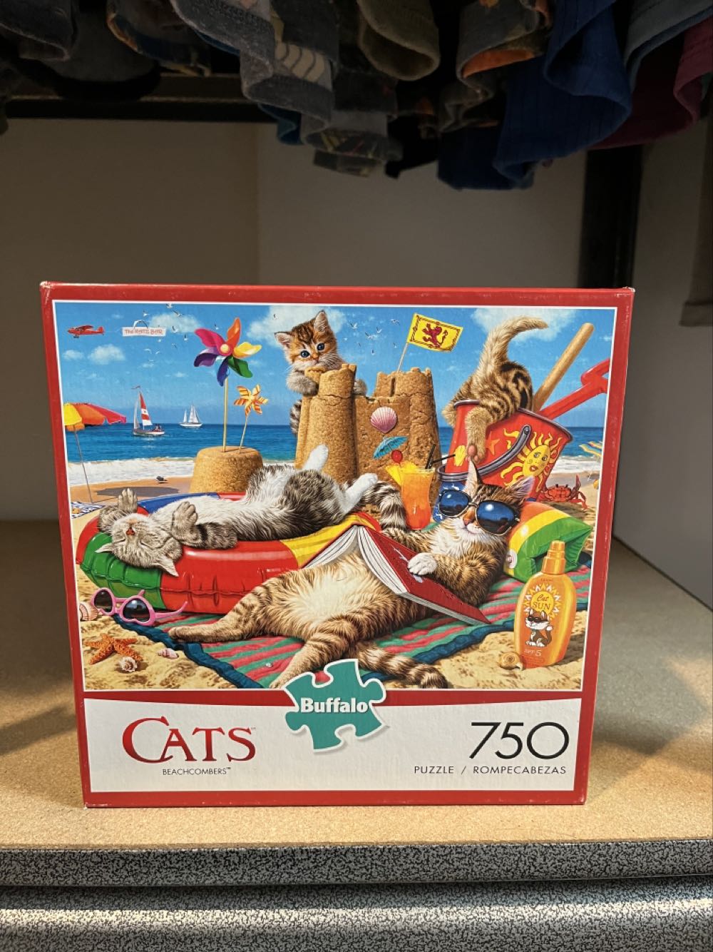Cats - Beachcombers - Buffalo puzzle collectible [Barcode 079346170890] - Main Image 2