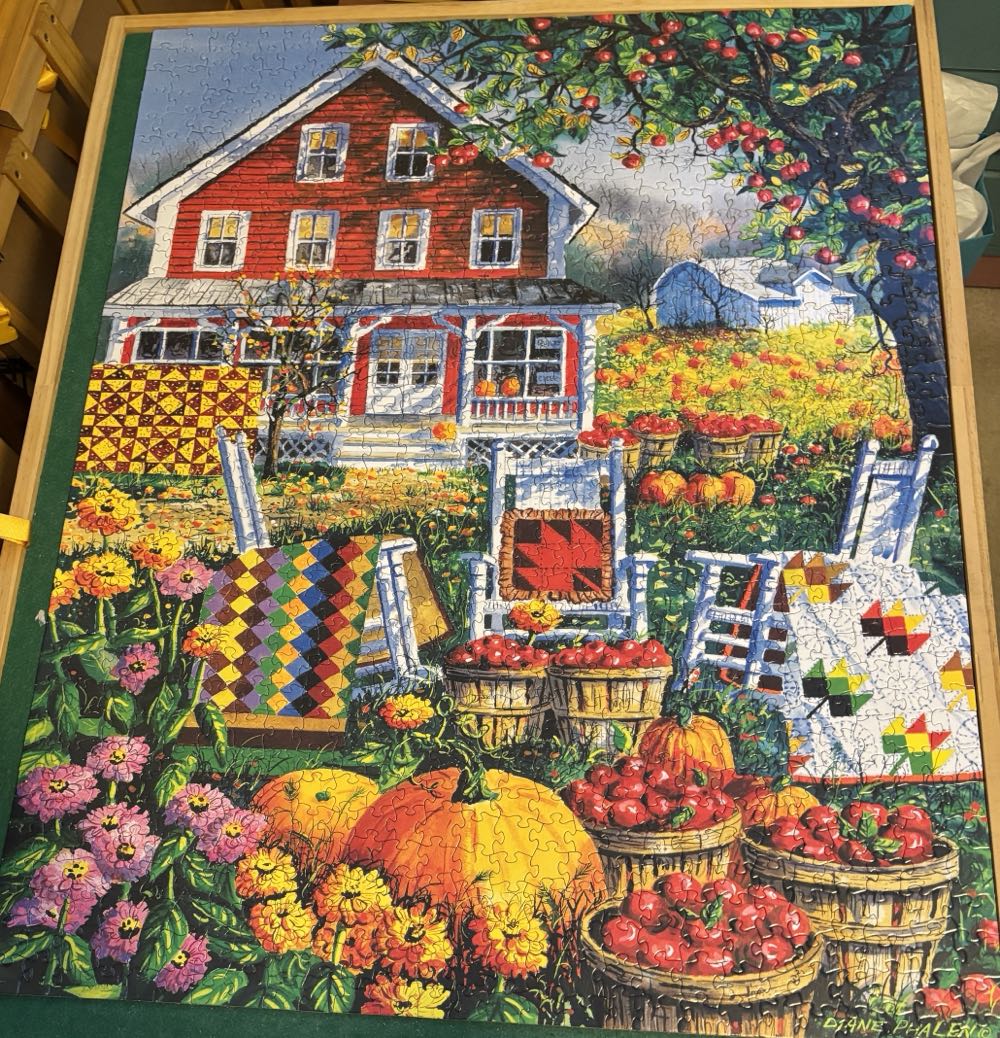 Autumn Quilts  (Item#242S) (2007) - White Mountain puzzle collectible [Barcode 724819248667] - Main Image 7