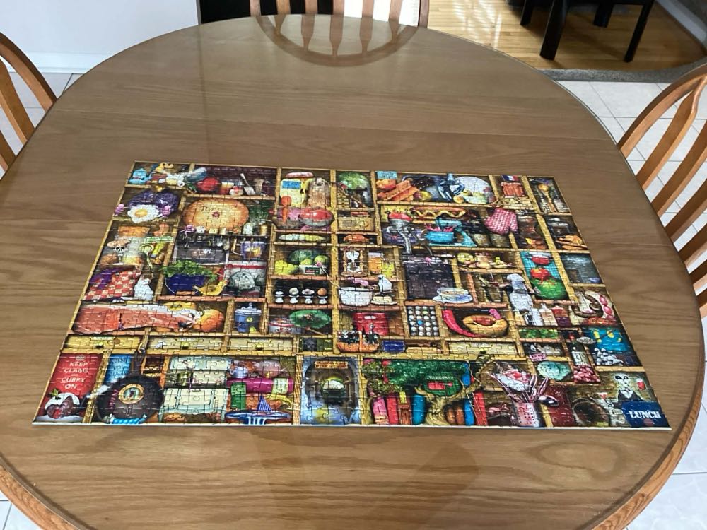 Kitchen Cupboard - Ravenburger puzzle collectible [Barcode 4005556823857] - Main Image 3