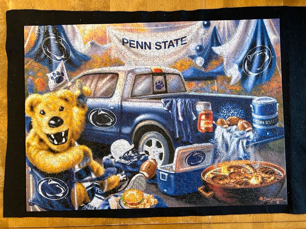 Penn State Gameday Collection - Master Pieces puzzle collectible [Barcode 705988010446] - Main Image 2