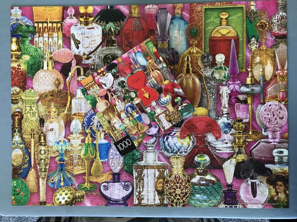 Lars Stewart: Perfume Bottles - Cardinal puzzle collectible [Barcode 778988336212] - Main Image 3