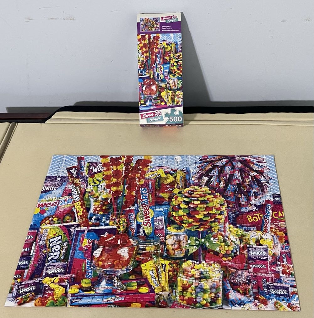 Sweet Hearts - Master Pieces puzzle collectible [Barcode 705988319693] - Main Image 2