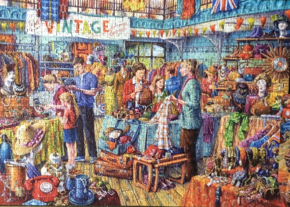 Nearly New - Gibsons puzzle collectible [Barcode 5012269062304] - Main Image 3