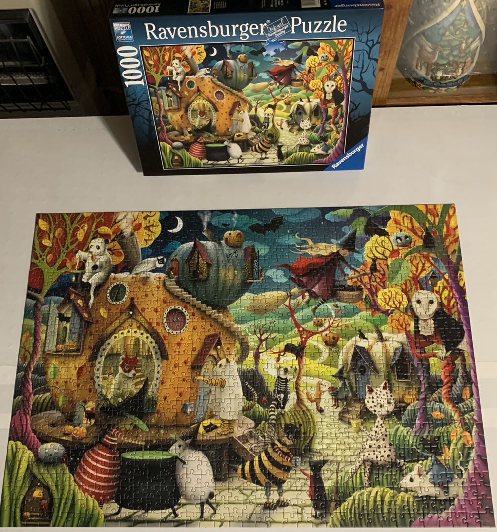 Happy Halloween - Ravensburger puzzle collectible [Barcode 4005556169139] - Main Image 3