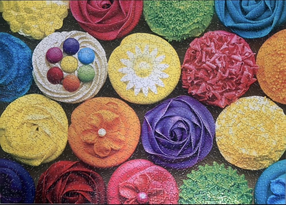 Cupcake Heaven - Master Pieces puzzle collectible [Barcode 705988713446] - Main Image 2