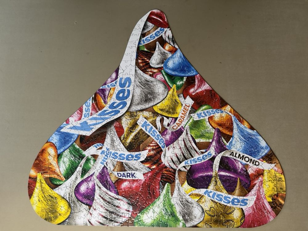 Hershey Kisses - Master Pieces puzzle collectible - Main Image 2