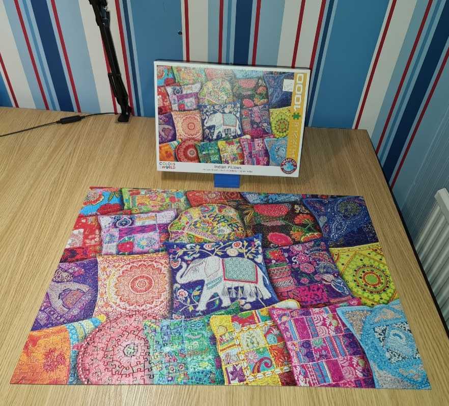 Indian Pillows - Eurographics puzzle collectible [Barcode 628136654708] - Main Image 2