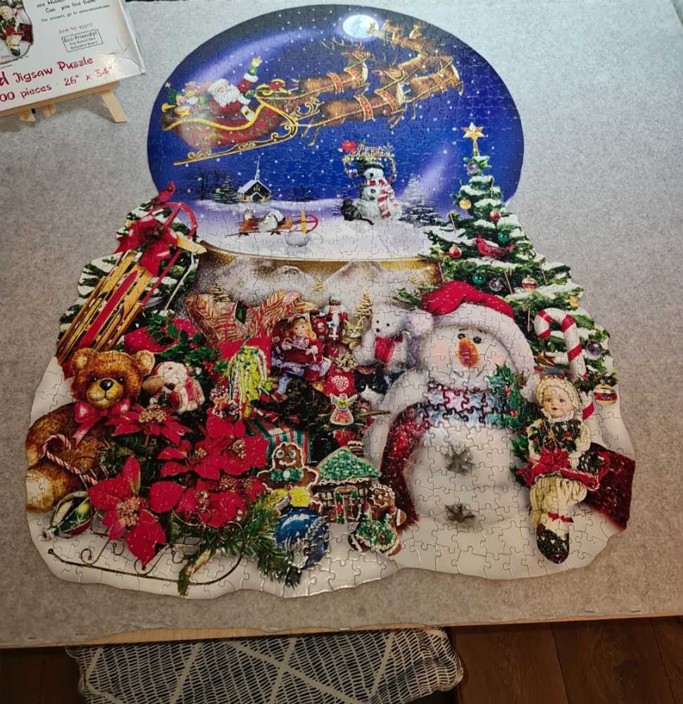 Santa’s Snowy Ride - SunsOut puzzle collectible [Barcode 796780953024] - Main Image 3