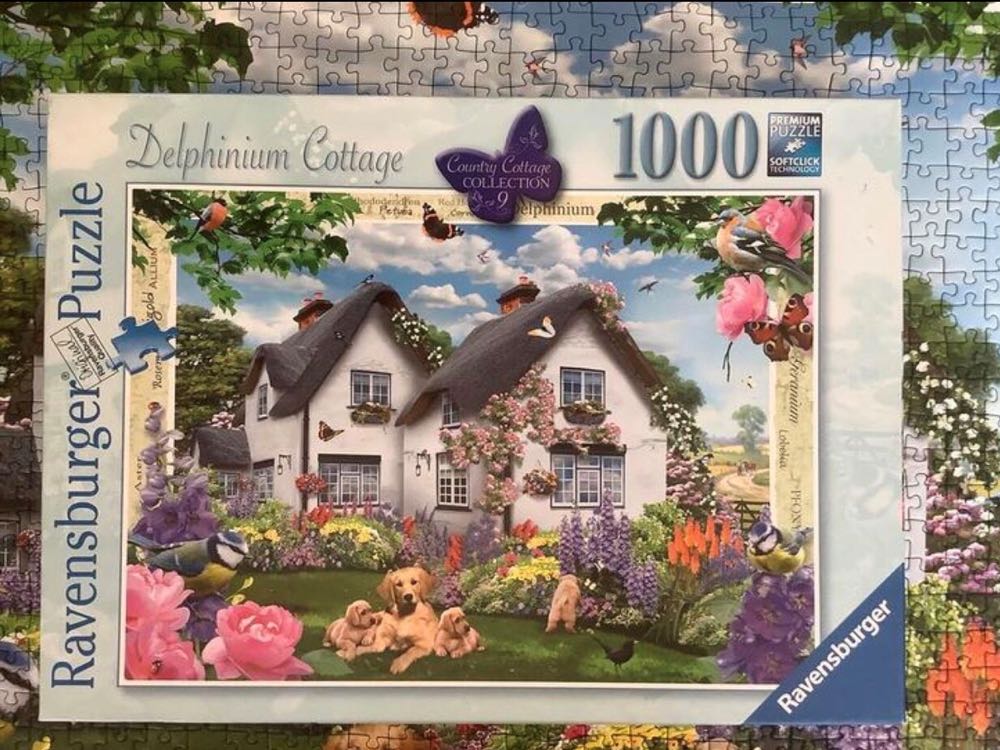 Country Cottage No. 9: Delphinium Cottage - Ravensburger puzzle collectible [Barcode 4005556194964] - Main Image 4