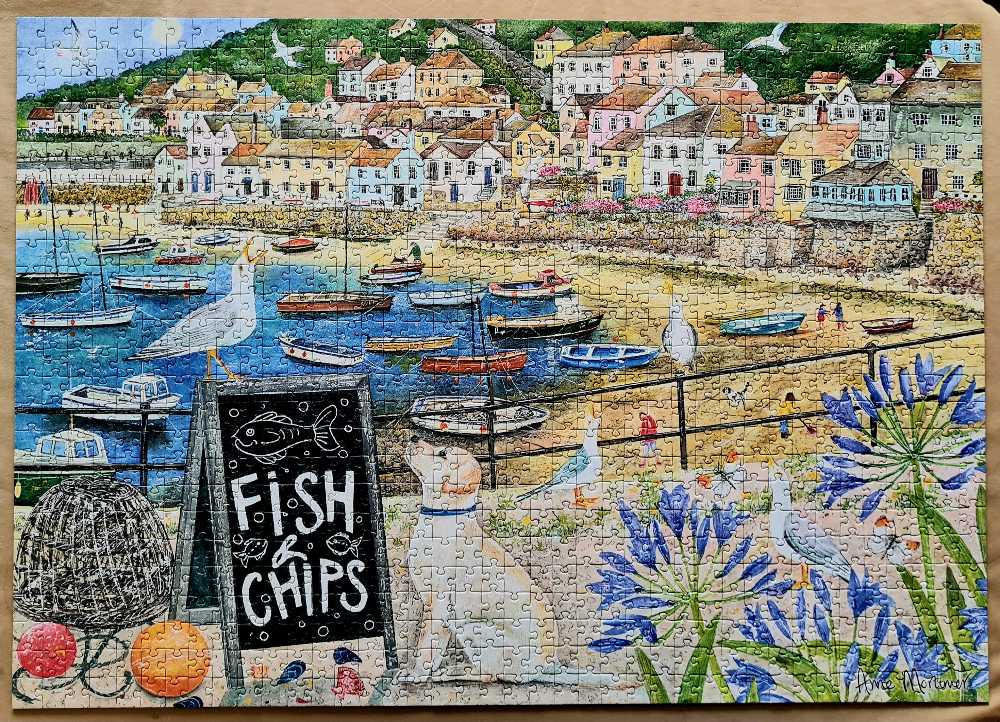 Fish ’n’ Chips - Otter House puzzle collectible [Barcode 5017680058394] - Main Image 2