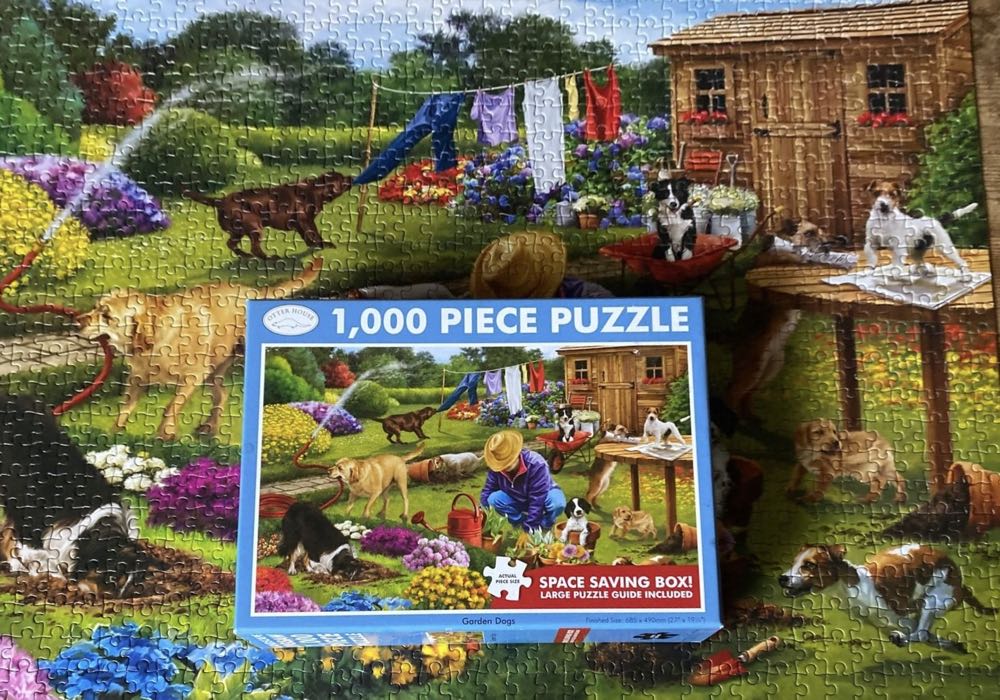 Garden Dogs - Otter House puzzle collectible [Barcode 5017680032424] - Main Image 4