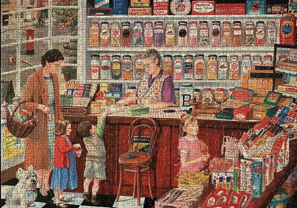 Betty’s Sweet Shop - Gibsons puzzle collectible [Barcode 5012269060713] - Main Image 3