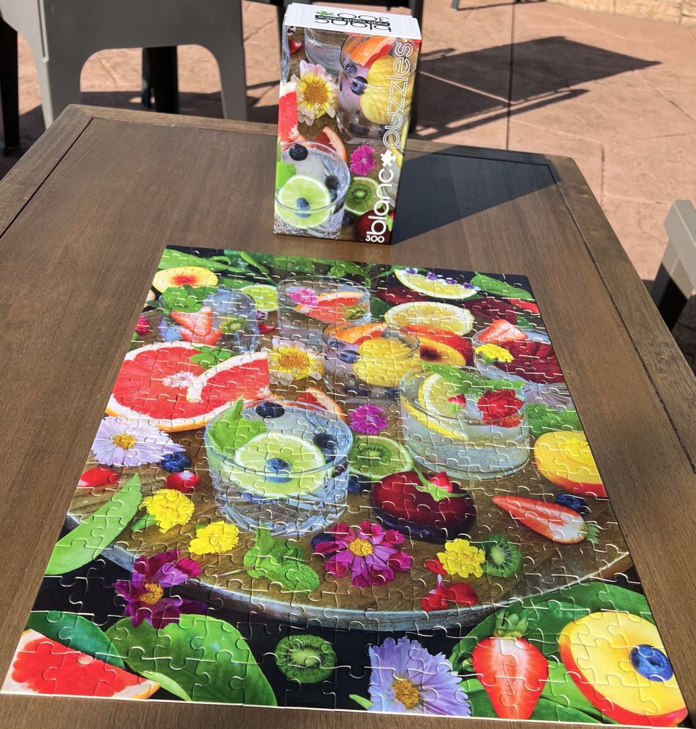 One Drink A Day - Blanc By Buffalo - Blanc puzzle collectible [Barcode 079346534029] - Main Image 3