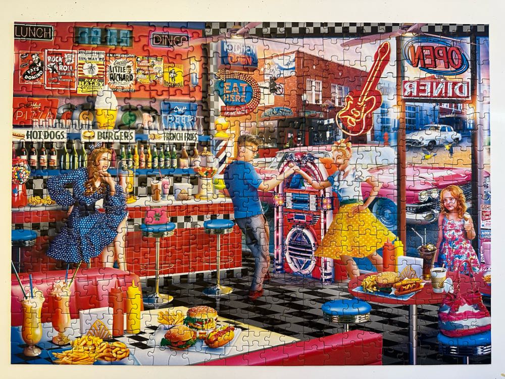 Good Times Diner - Master Pieces puzzle collectible [Barcode 705988611292] - Main Image 3