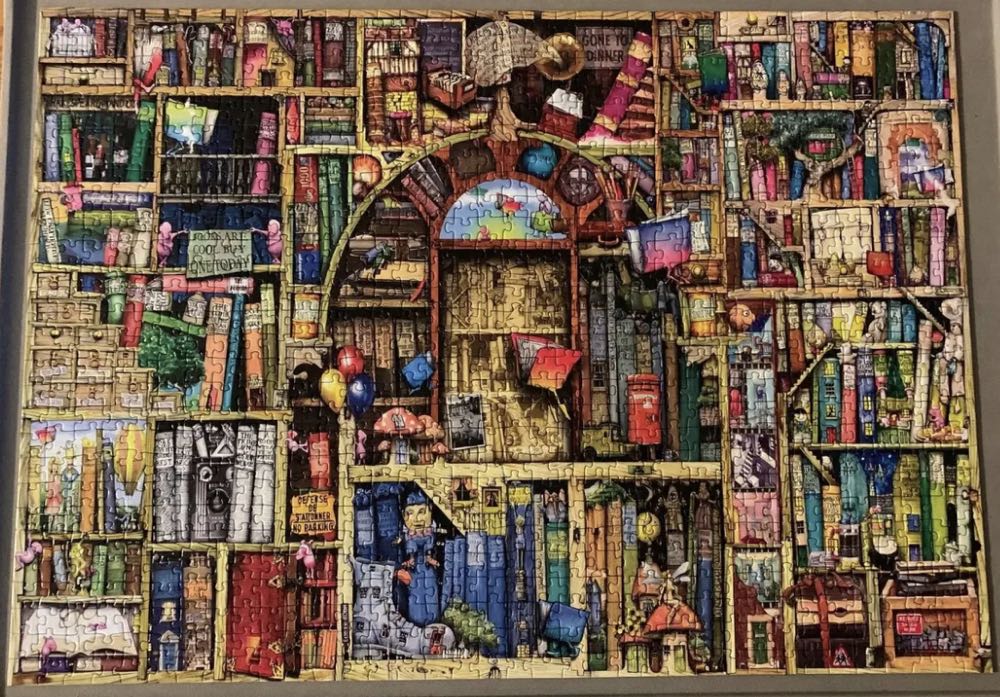 The Bizarre Bookshop No. 2 - Ravensburger 🇩🇪 puzzle collectible [Barcode 4005556193141] - Main Image 3