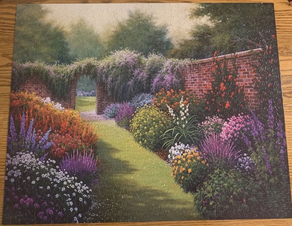 Secret Garden* - White Mountain puzzle collectible [Barcode 724819258963] - Main Image 3