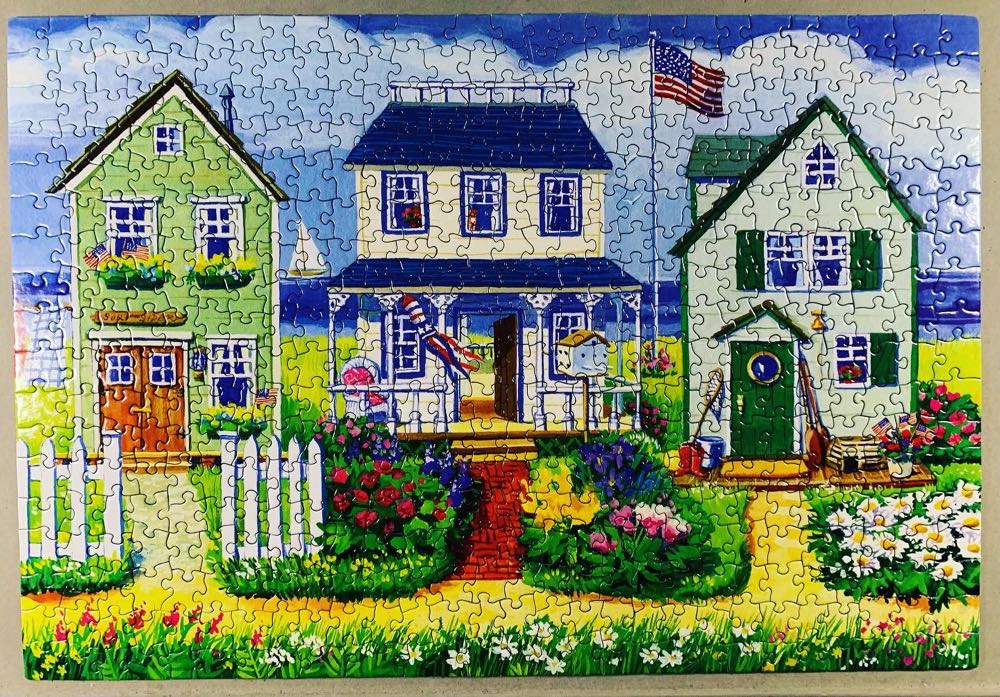 Beach Cottages - Master Pieces puzzle collectible [Barcode 705988510120] - Main Image 2