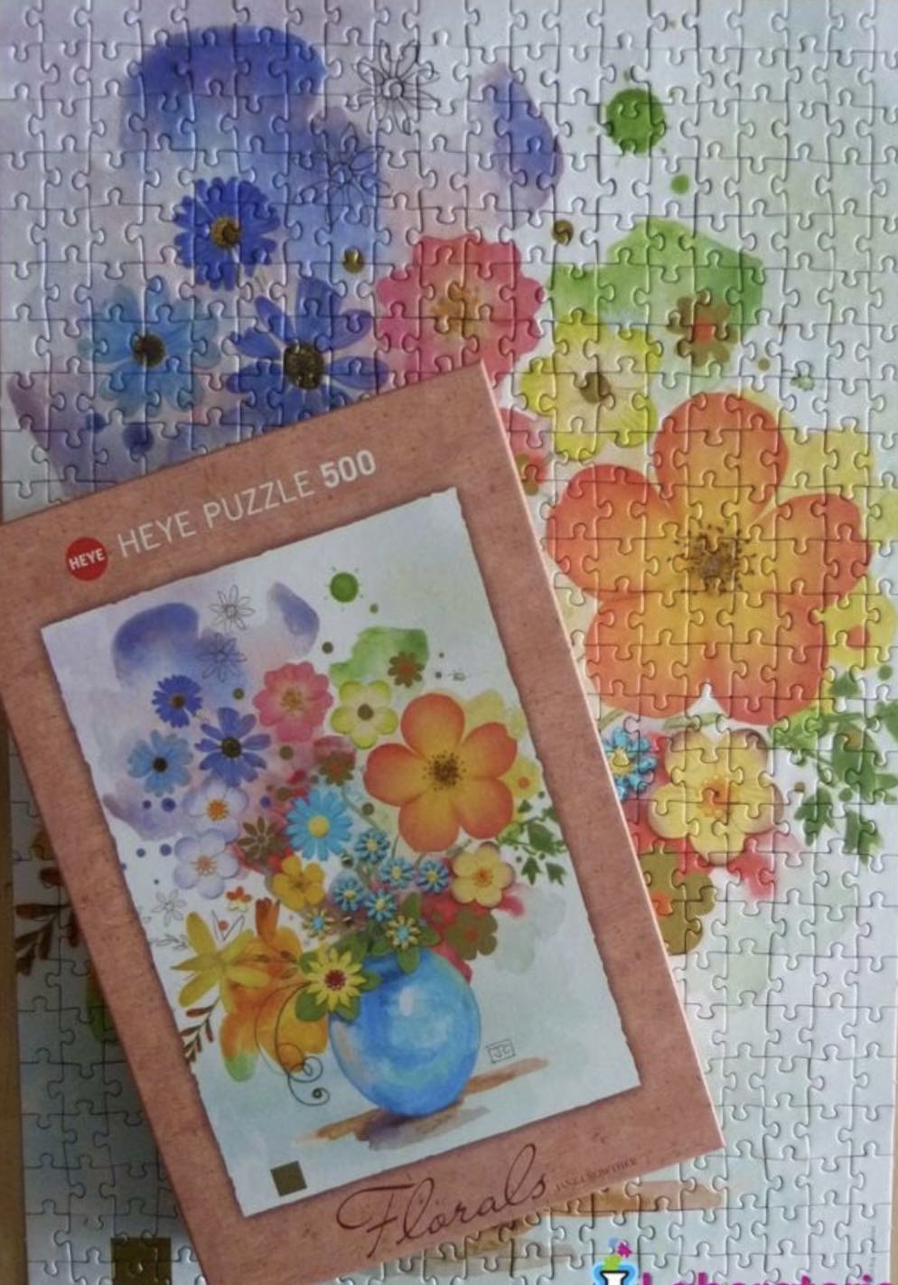 Florals: Blue Vase - HEYE puzzle collectible [Barcode 4001689296636] - Main Image 4