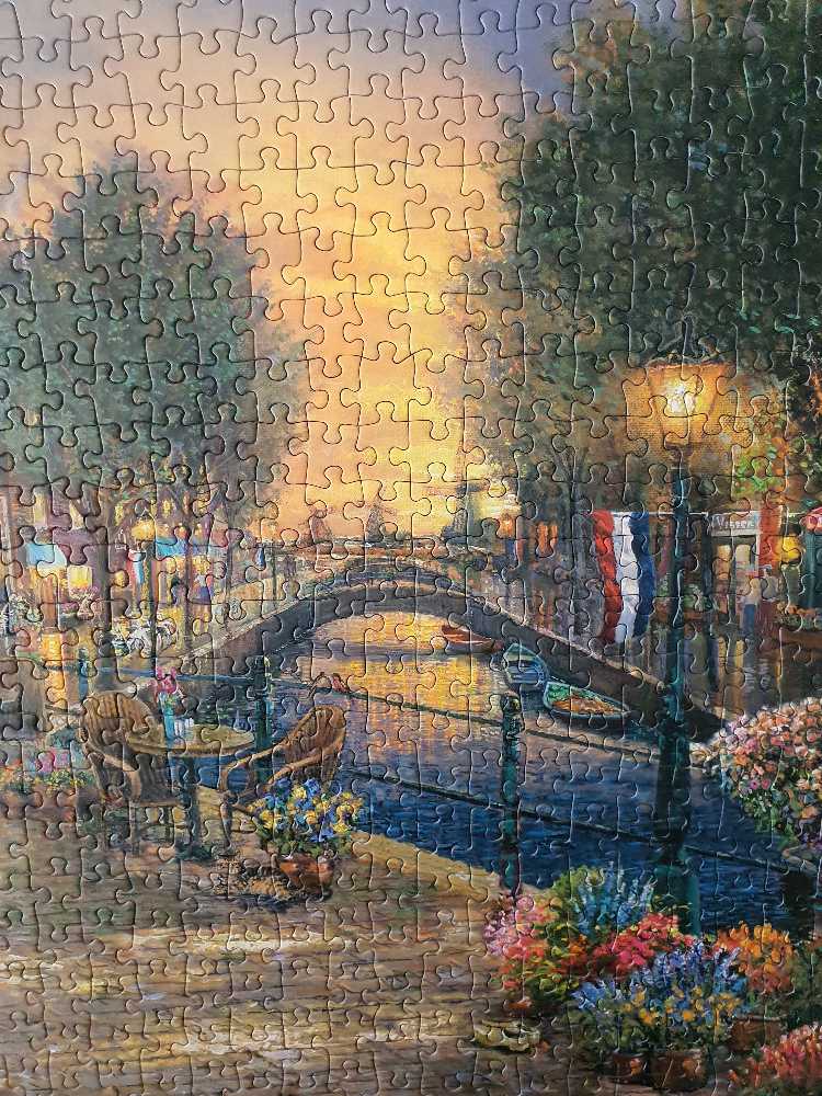 Amsterdam Cafe  - Gibsons puzzle collectible [Barcode 5012269063080] - Main Image 4