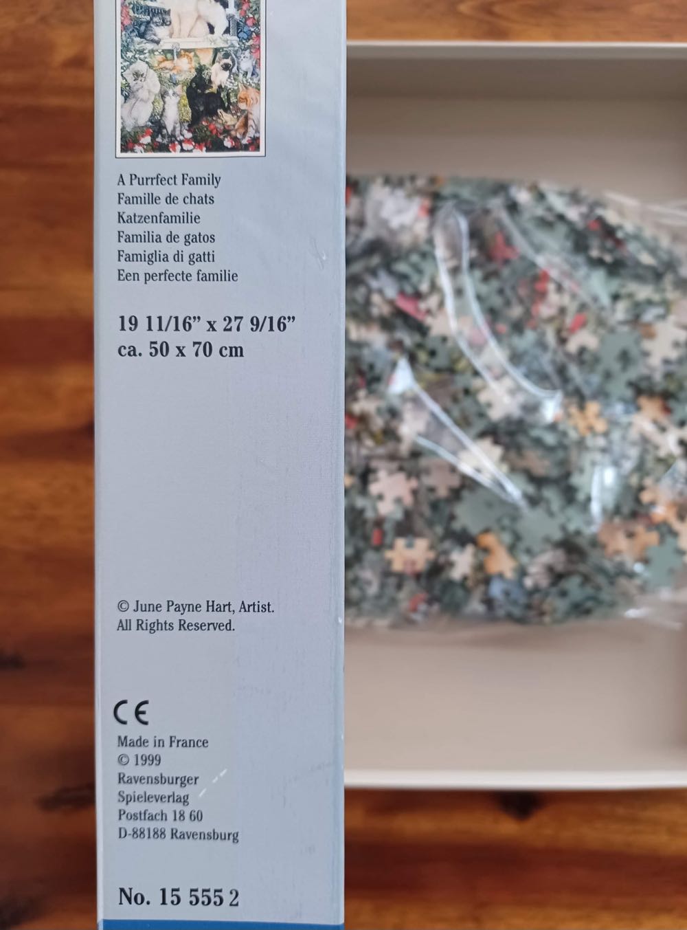 A Purrfect Family - Ravensburger puzzle collectible [Barcode 4005556155552] - Main Image 2