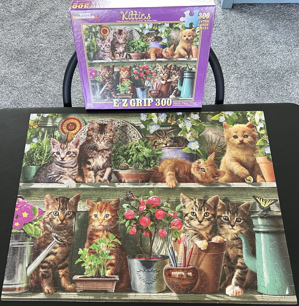 Kitties - White Mountain Puzzles puzzle collectible [Barcode 724819258000] - Main Image 3