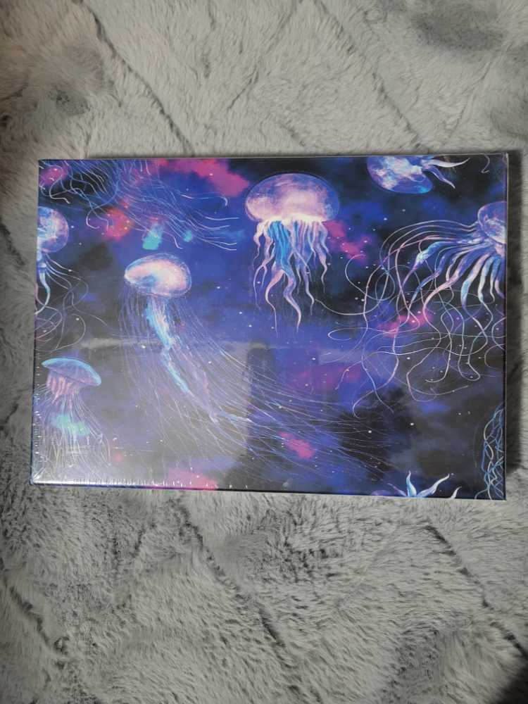 Golden Contempo Precision-cut High Challenge Piece Jellyfish Jigsaw Puzzle With Minimal Puzzle Dust For Adults | Puzzle Pieces Print Image For Clarity And Color Vibrance  puzzle collectible [Barcode 799991561736] - Main Image 2