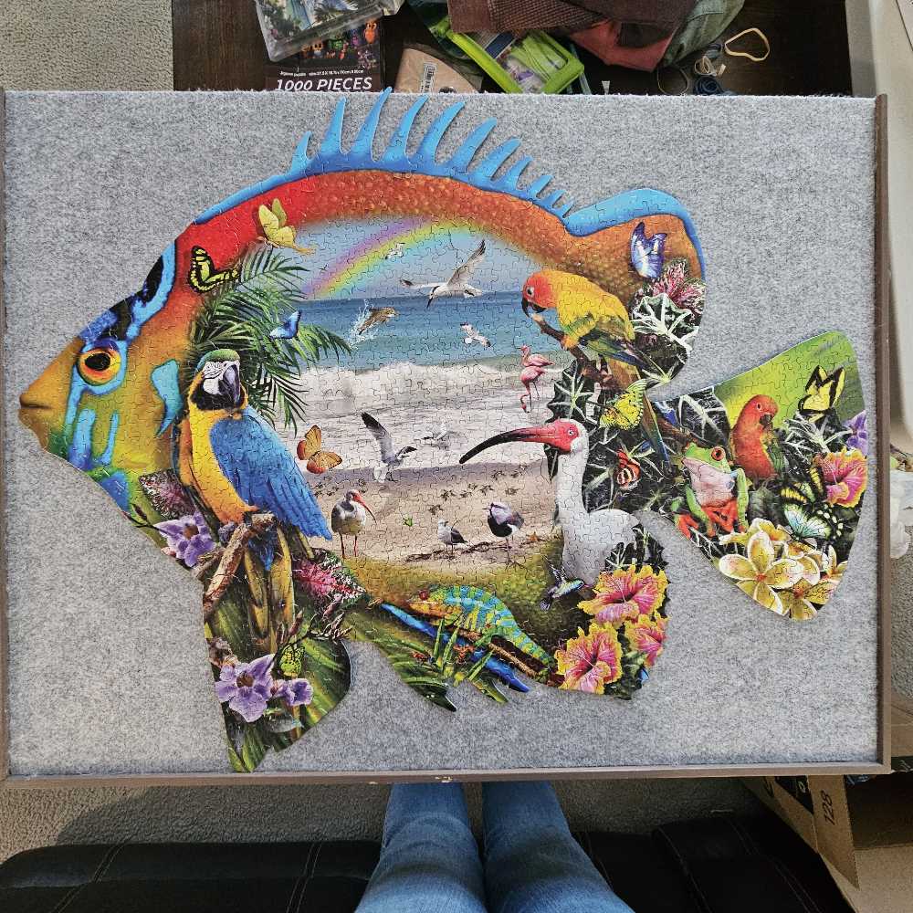 Beachfront - SunsOut puzzle collectible [Barcode 796780960183] - Main Image 3