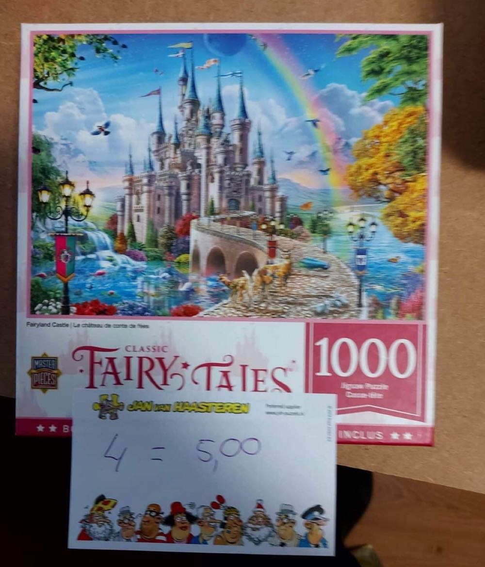 Fairyland Castle - MasterPieces puzzle collectible [Barcode 705988721038] - Main Image 4