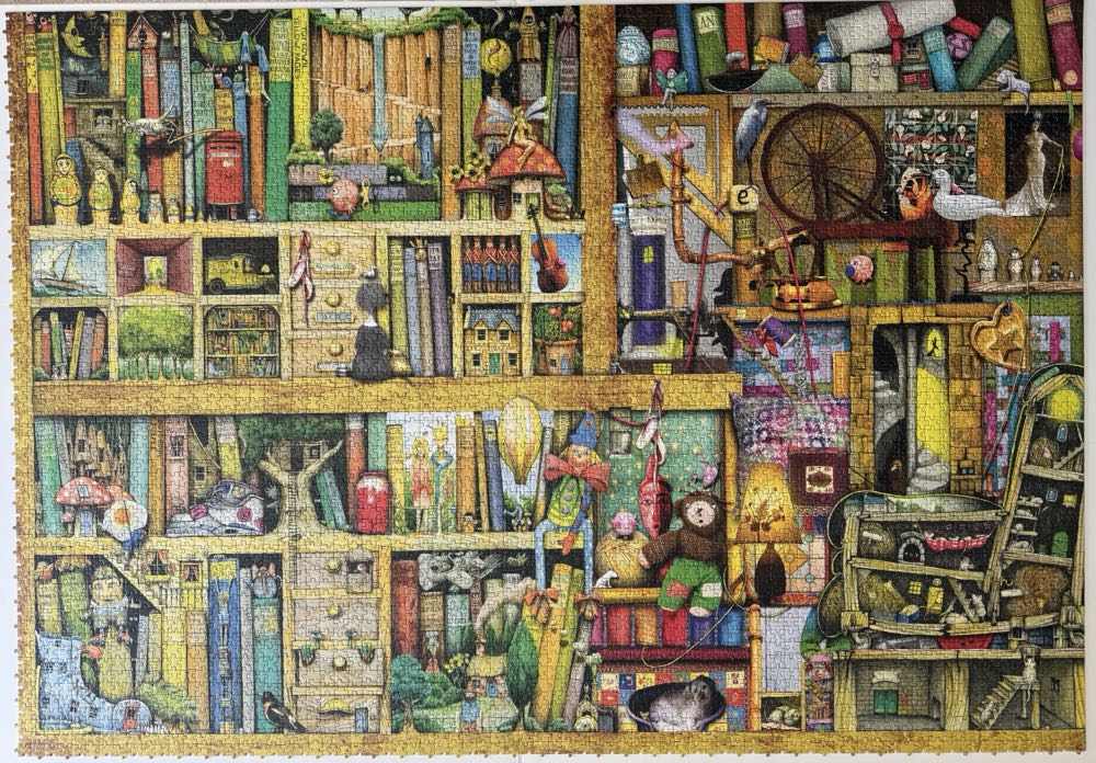 Magical Bookcase - Ravensburger puzzle collectible [Barcode 4005556178254] - Main Image 3