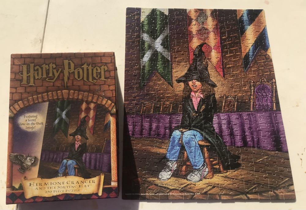 Hermione Granger & the Sorting Hat 🧙🏻‍♀️ - BePuzzled 🇦🇺 puzzle collectible [Barcode 023332313624] - Main Image 2
