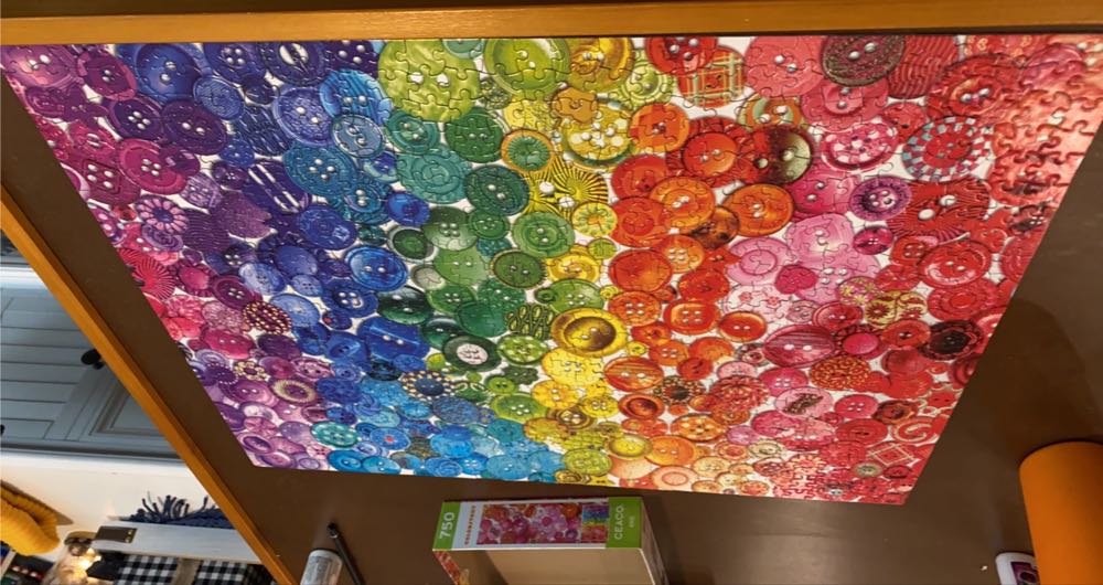 Colorstory : Rainbow Buttons - Ceaco puzzle collectible [Barcode 021081291842] - Main Image 2