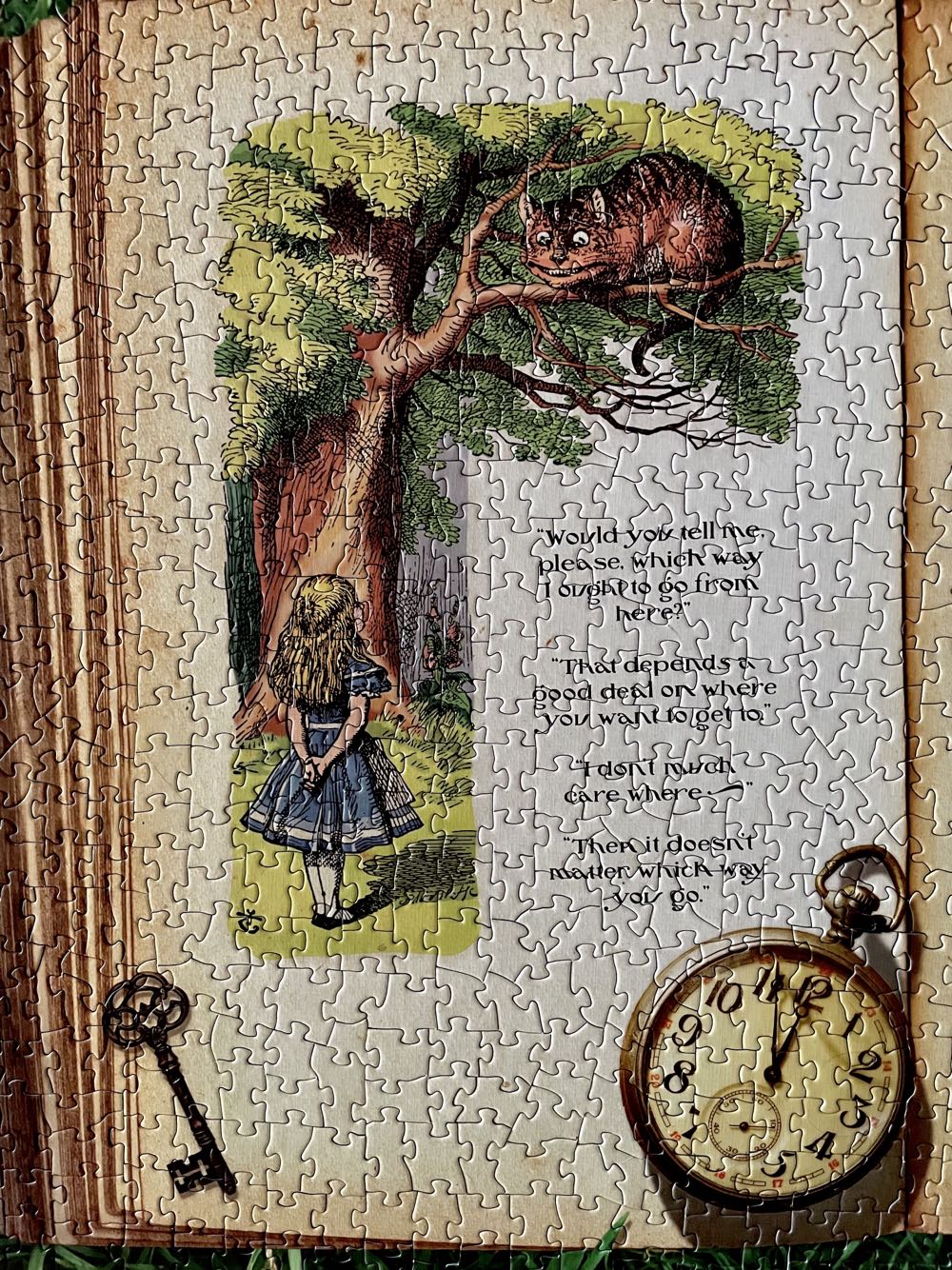 Alice In Wonderland - Cobble Hill 🇨🇦 puzzle collectible [Barcode 625012536011] - Main Image 3