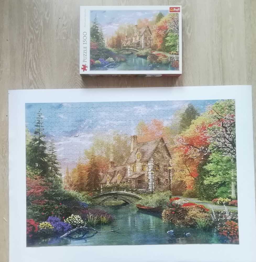Cottage by the lake - Trefl 🇵🇱 puzzle collectible [Barcode 5900511261363] - Main Image 2