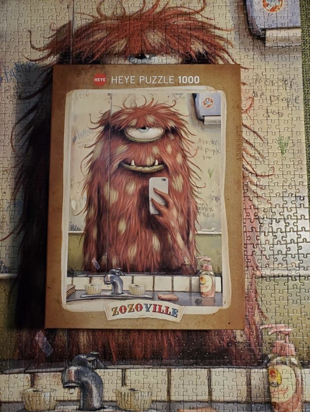 ZoZoville Selfie (Ewelina Messenger) - Heye Puzzle puzzle collectible [Barcode 4001689298975] - Main Image 4