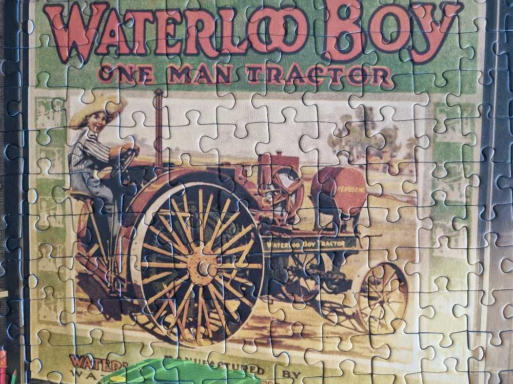 John Deere Work Desk - Ravensburger puzzle collectible [Barcode 4005556168385] - Main Image 4