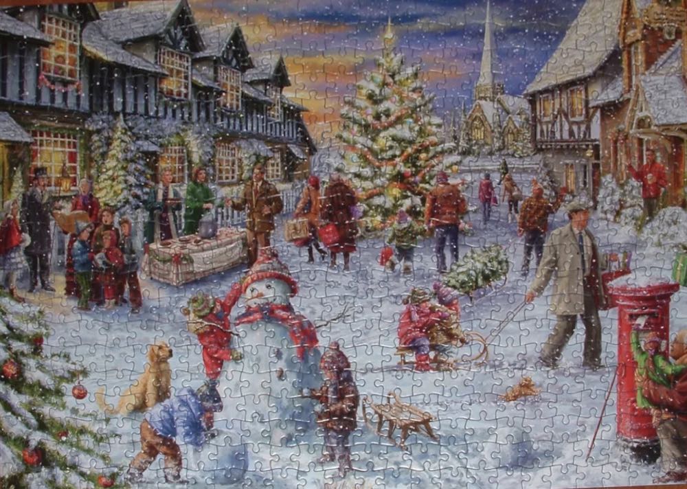 A White Christmas - Gibsons puzzle collectible [Barcode 5012269034097] - Main Image 3
