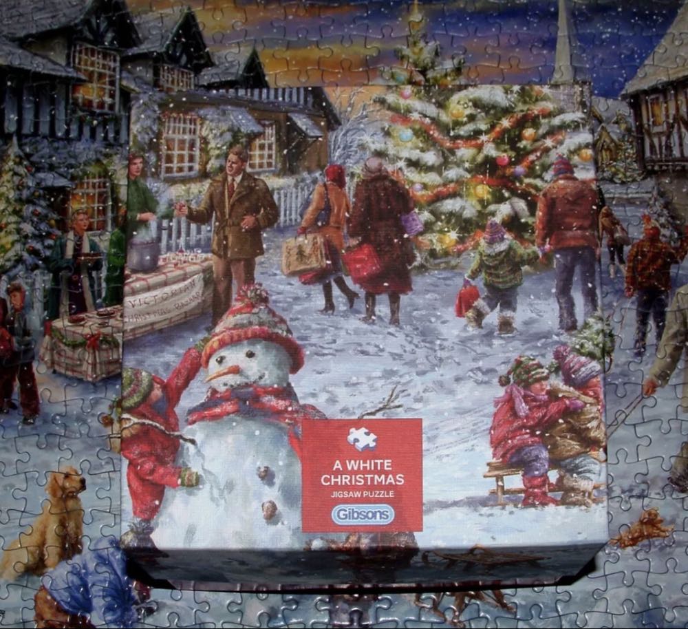 A White Christmas - Gibsons puzzle collectible [Barcode 5012269034097] - Main Image 4