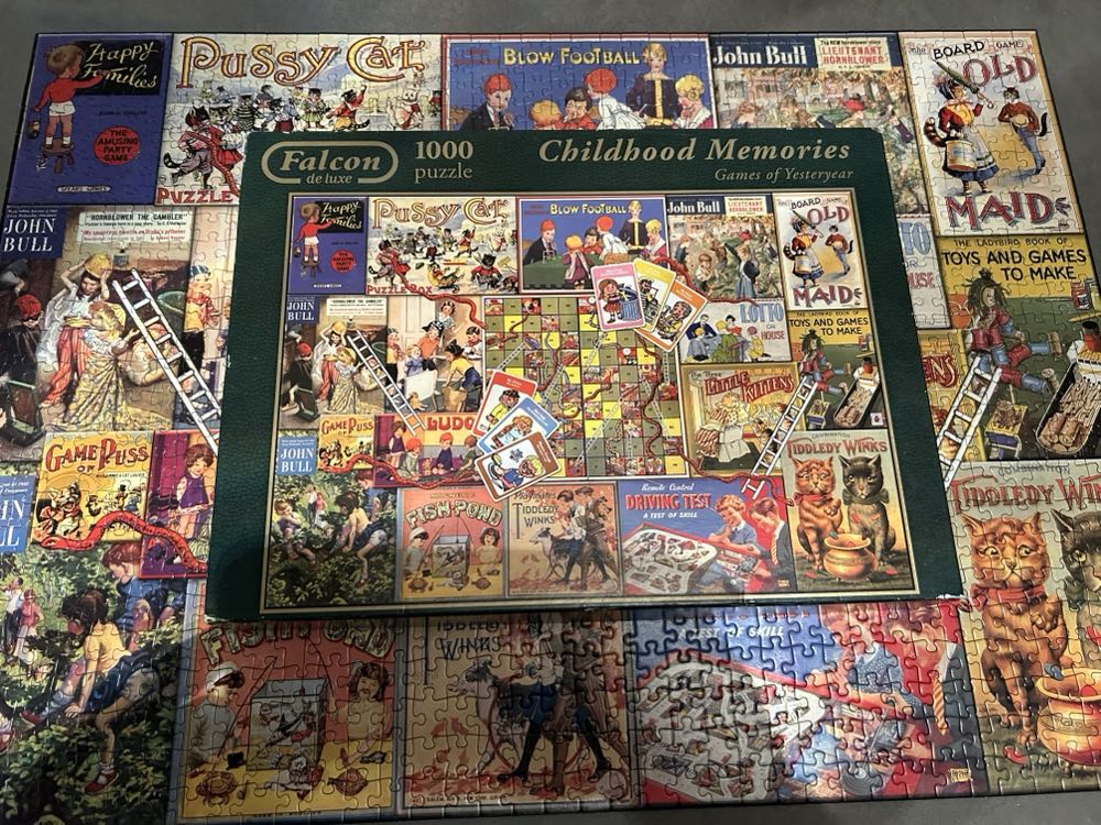 Childhood Memories - Falcon de luxe puzzle collectible [Barcode 8710126109717] - Main Image 4