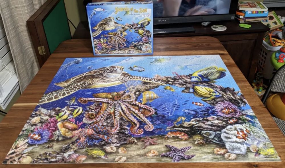 Jewels Of The Sea** - White Mountain puzzle collectible [Barcode 724819251490] - Main Image 2