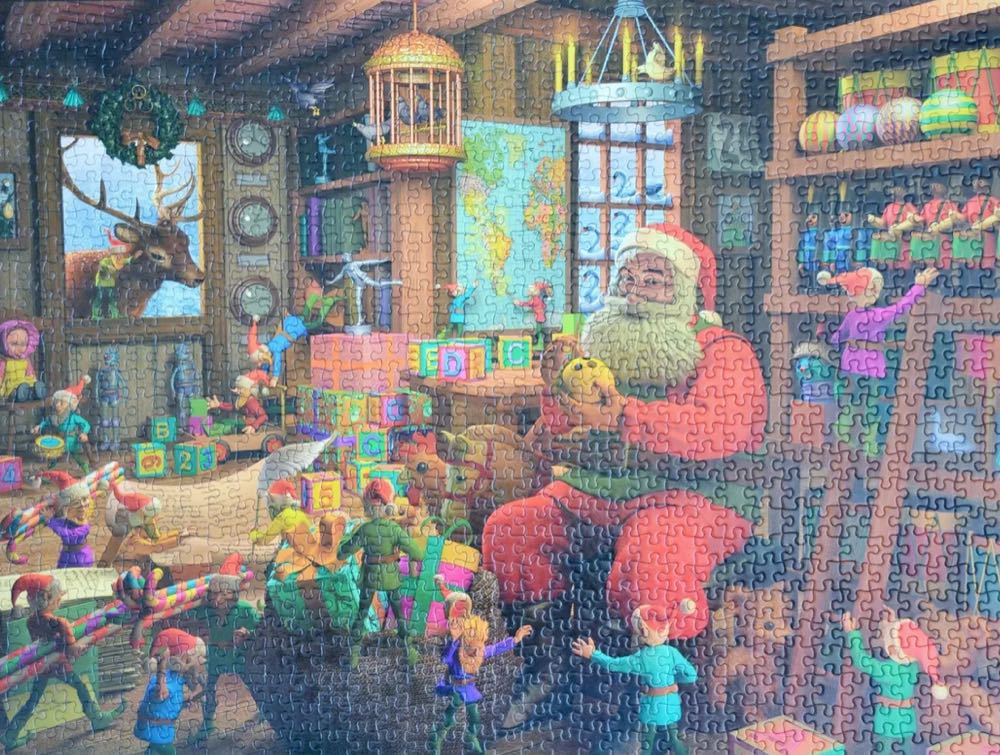 Santa’s Workshop - Waddingtons puzzle collectible [Barcode 5036905022118] - Main Image 3