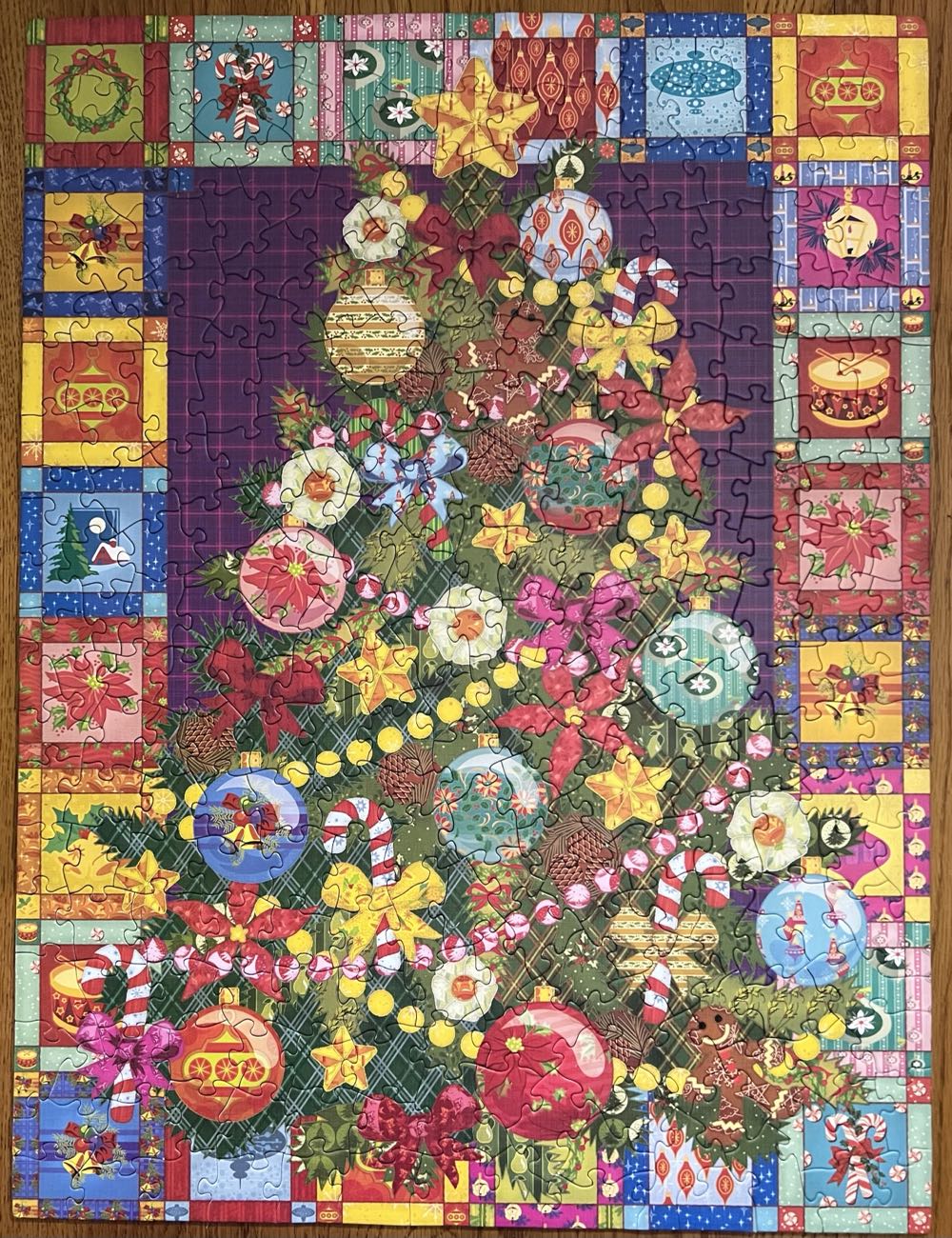 Christmas Tree Quilt - Cobble Hill puzzle collectible [Barcode 625012880381] - Main Image 2