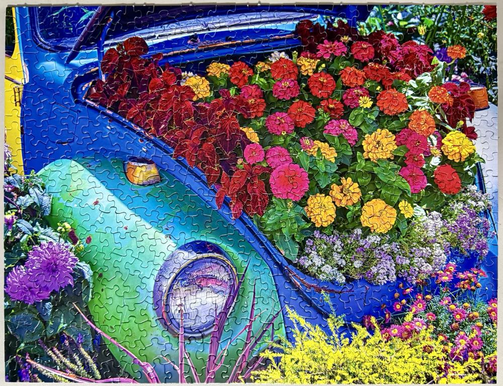 Garden Bug - Springbok puzzle collectible [Barcode 091683016112] - Main Image 2