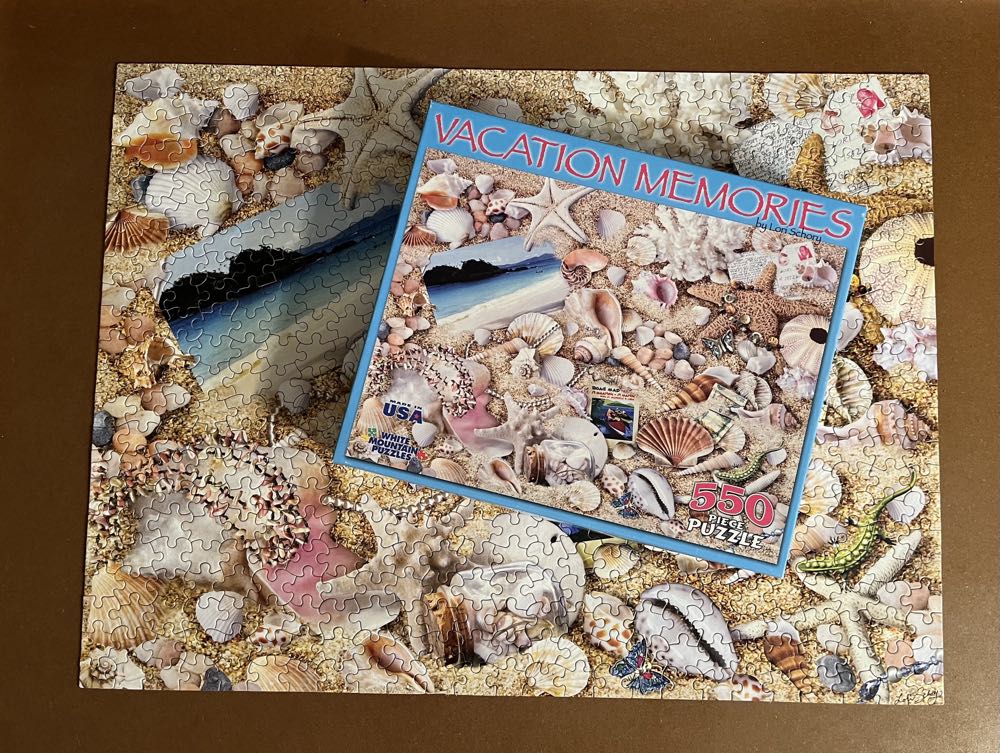 Z - Vacation Memories (Travelling Puzzle) - White Mountain Puzzles puzzle collectible [Barcode 724819253128] - Main Image 4