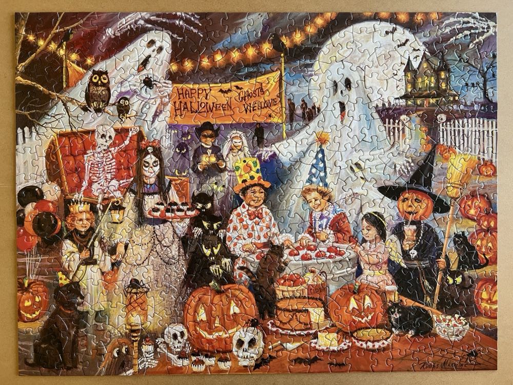 Ghosts Welcome - Bits And Pieces puzzle collectible [Barcode 192949065766] - Main Image 2